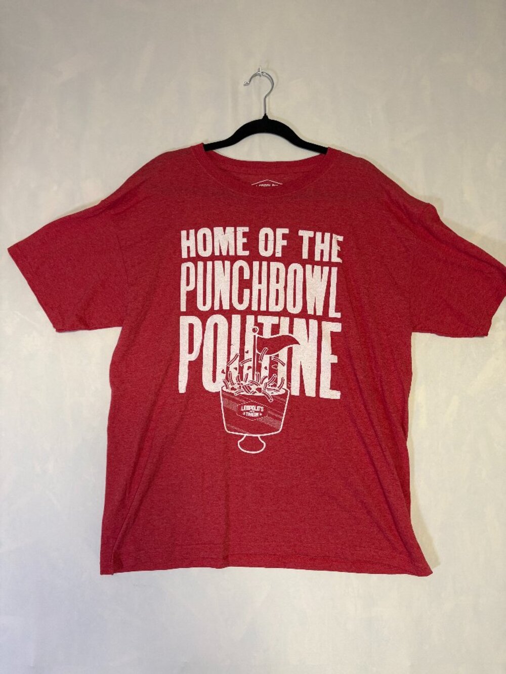 Leopold’s Tavern Home of the Punchbowl Poutine Red Graphic T-Shirt Men's L